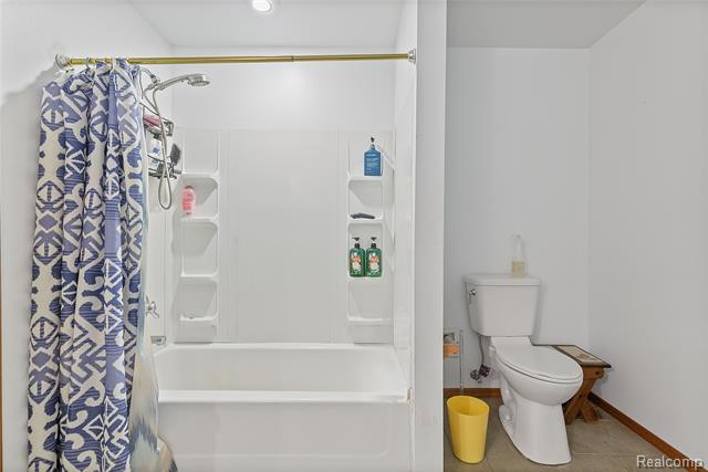 Builiding view thirty three for 680 S Bartlett, Saint Clair, MI. 48079