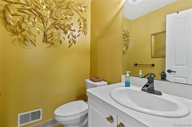 Builiding view twenty five for 680 S Bartlett, Saint Clair, MI. 48079