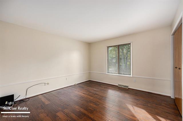 Builiding view nineteen for 2516 River, Marysville, MI. 48040