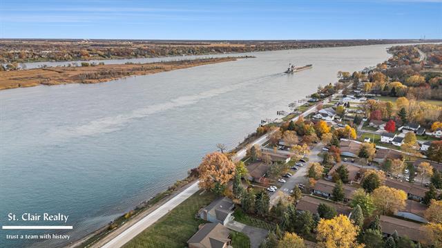 Builiding view thirty four for 2516 River, Marysville, MI. 48040