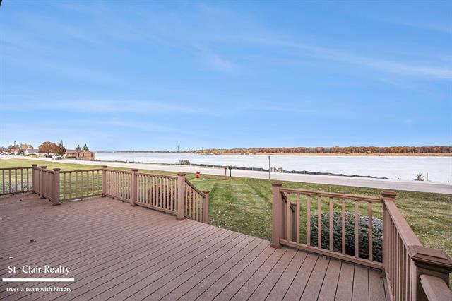 Builiding view twenty nine for 2516 River, Marysville, MI. 48040