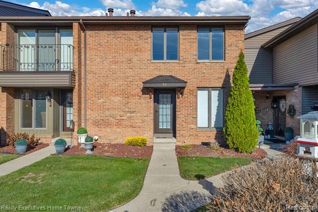 Builiding view eight for 2500 River, Marysville, MI. 48040