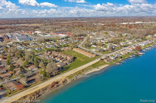 Builiding view fifty two for 2500 River, Marysville, MI. 48040