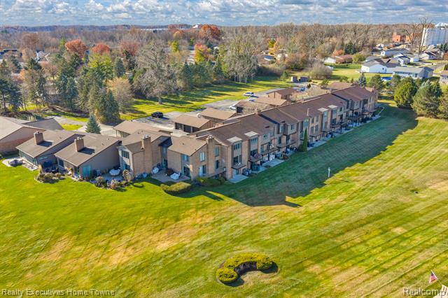 Builiding view forty eight for 2500 River, Marysville, MI. 48040