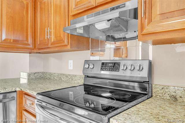 Builiding view nineteen for 2500 River, Marysville, MI. 48040