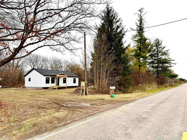 Builiding view two for 385 Mayer, Saint Clair, MI. 48079