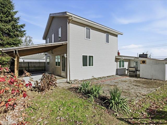 Builiding view thirty four for 2226 River, Marysville, MI. 48040