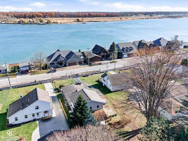 Builiding view thirty seven for 2226 River, Marysville, MI. 48040