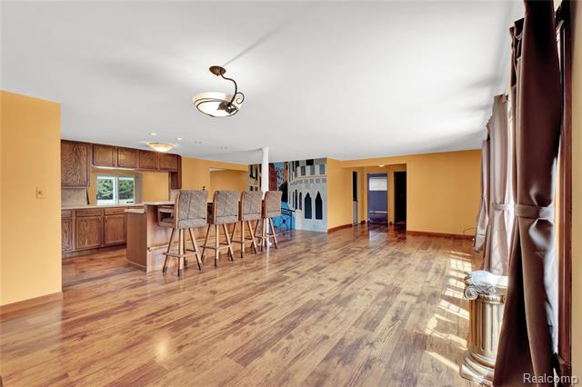 Builiding view fifteen for 5428 Gratiot, Saint Clair, MI. 48079