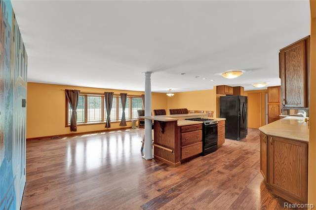 Builiding view ten for 5428 Gratiot, Saint Clair, MI. 48079