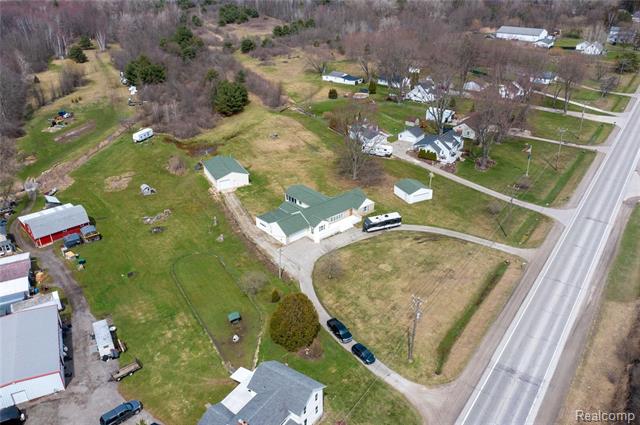 Builiding view thirty five for 5428 Gratiot, Saint Clair, MI. 48079