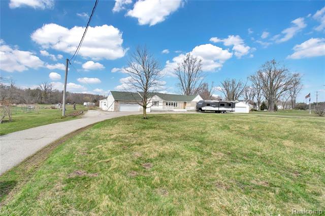 Builiding view thirty four for 5428 Gratiot, Saint Clair, MI. 48079