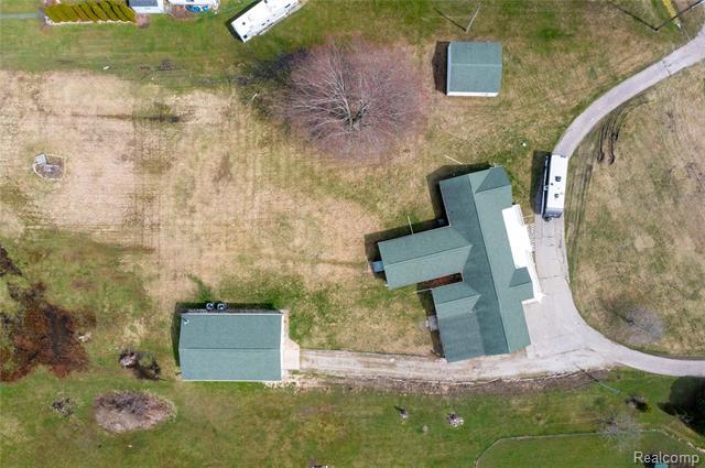 Builiding view thirty seven for 5428 Gratiot, Saint Clair, MI. 48079