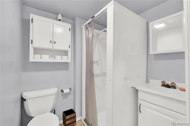 Builiding view twenty eight for 5428 Gratiot, Saint Clair, MI. 48079