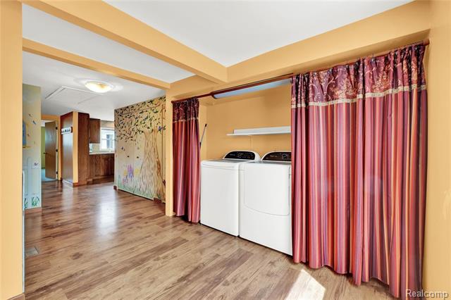 Builiding view twenty five for 5428 Gratiot, Saint Clair, MI. 48079