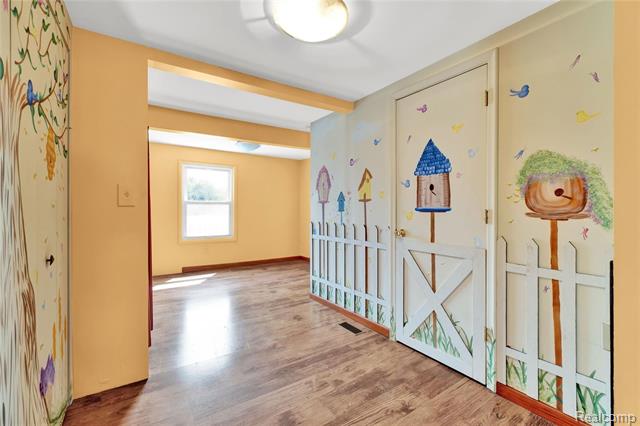 Builiding view twenty nine for 5428 Gratiot, Saint Clair, MI. 48079