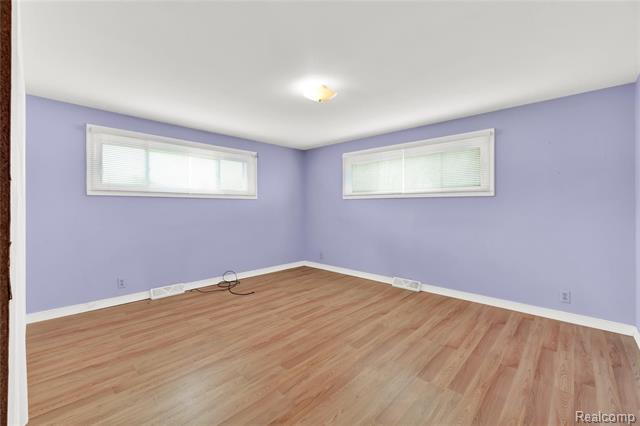 Builiding view twenty one for 5428 Gratiot, Saint Clair, MI. 48079