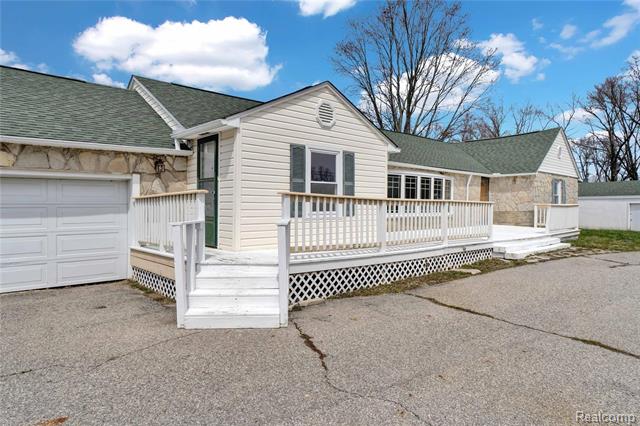 Builiding view twenty six for 5428 Gratiot, Saint Clair, MI. 48079