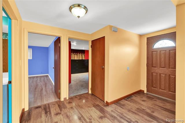 Builiding view twenty for 5428 Gratiot, Saint Clair, MI. 48079