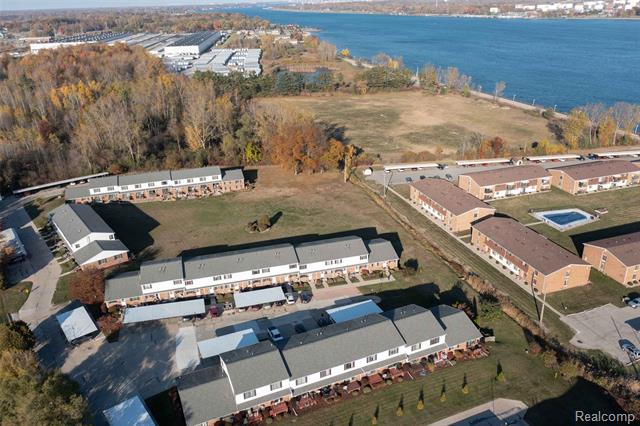 Builiding view thirty six for 125 Cuttle, Marysville, MI. 48040