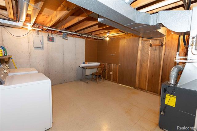 Builiding view thirty two for 125 Cuttle, Marysville, MI. 48040