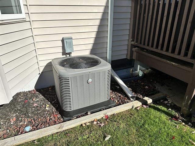 Builiding view forty eight for 920 Covington, Marysville, MI. 48040