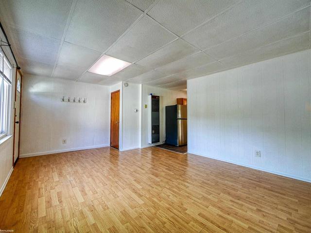 Builiding view eight for 5054 Gratiot, Saint Clair, MI. 48079