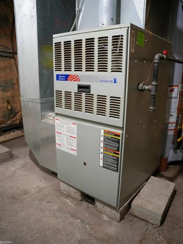 Builiding view eighteen for 5054 Gratiot, Saint Clair, MI. 48079