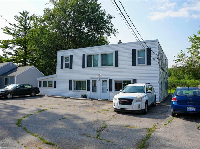 Builiding view one for 5054 Gratiot, Saint Clair, MI. 48079