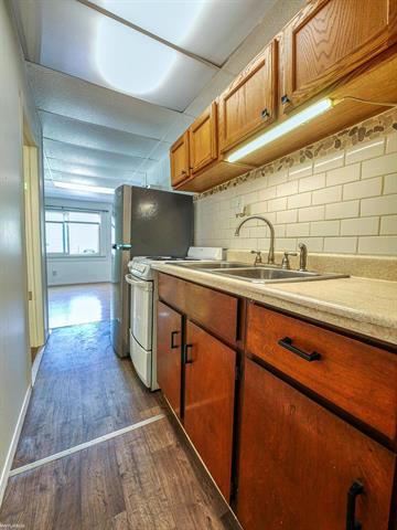 Builiding view ten for 5054 Gratiot, Saint Clair, MI. 48079