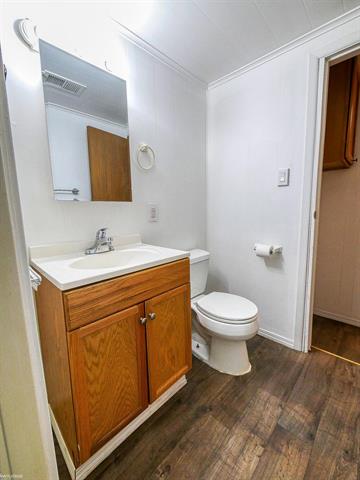 Builiding view twelve for 5054 Gratiot, Saint Clair, MI. 48079