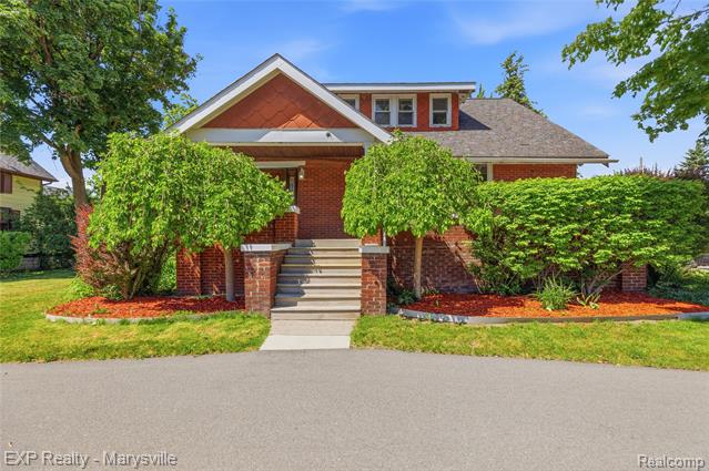 front view for 504 Clinton Ave, Saint Clair, Mi. 48079
