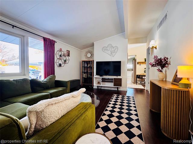 Builiding view ten for 1066 Virginia, Marysville, MI. 48040