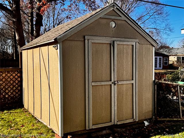 Builiding view twenty five for 1066 Virginia, Marysville, MI. 48040