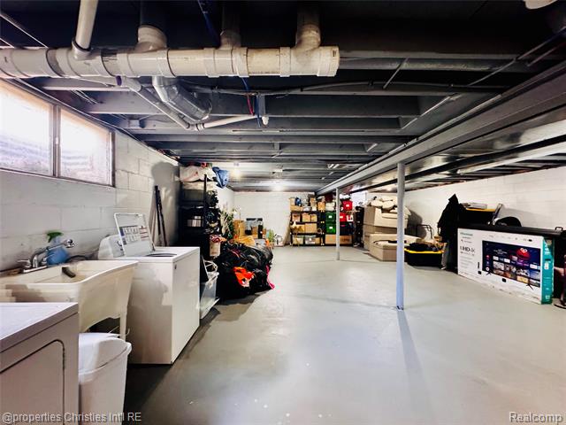 Builiding view twenty two for 1066 Virginia, Marysville, MI. 48040