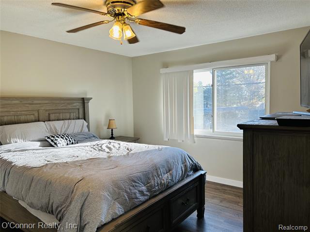 Builiding view seven for 1637 S Riverside, Saint Clair, MI. 48079