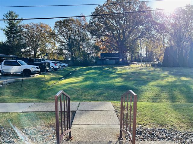 Builiding view ten for 1637 S Riverside, Saint Clair, MI. 48079