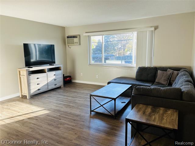 front view for 1637 S Riverside Ave, Saint Clair, Mi. 48079