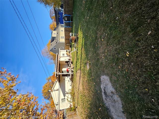 Builiding view eleven for 814 James, Marysville, MI. 48040