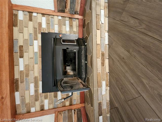 Builiding view fifteen for 814 James, Marysville, MI. 48040