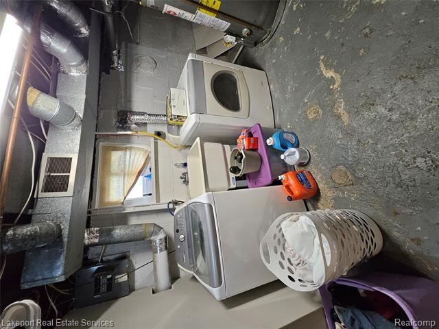 Builiding view thirteen for 814 James, Marysville, MI. 48040