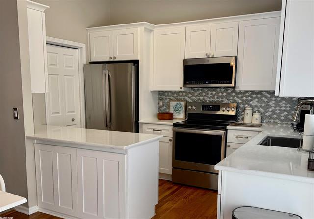 Builiding view fourteen for 22200 River Ridge, Farmington, MI. 48335