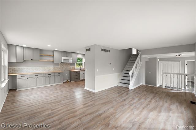 Builiding view nineteen for 1442 Riley Center, Memphis, MI. 48041