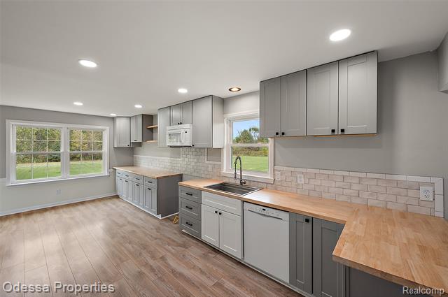 Builiding view six for 1442 Riley Center, Memphis, MI. 48041