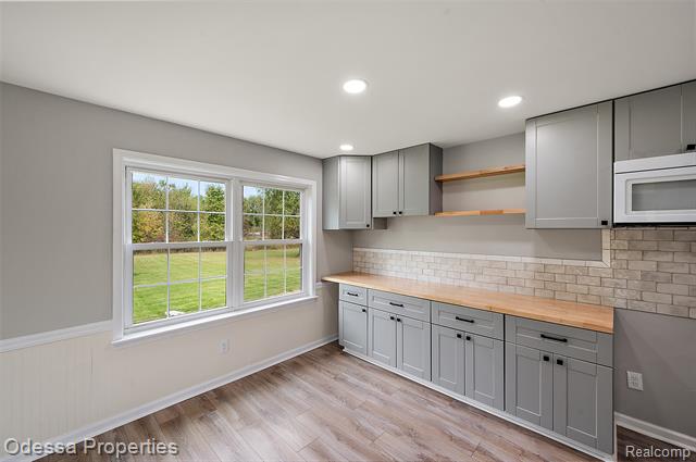 Builiding view ten for 1442 Riley Center, Memphis, MI. 48041