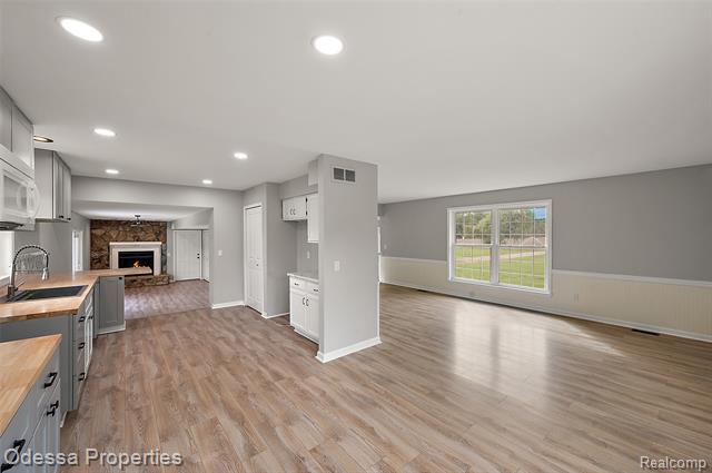 Builiding view twenty one for 1442 Riley Center, Memphis, MI. 48041