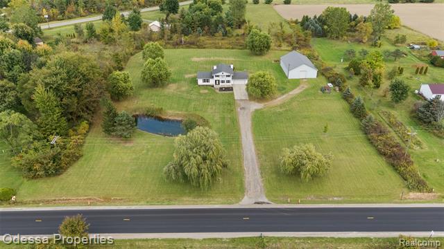 Builiding view two for 1442 Riley Center, Memphis, MI. 48041