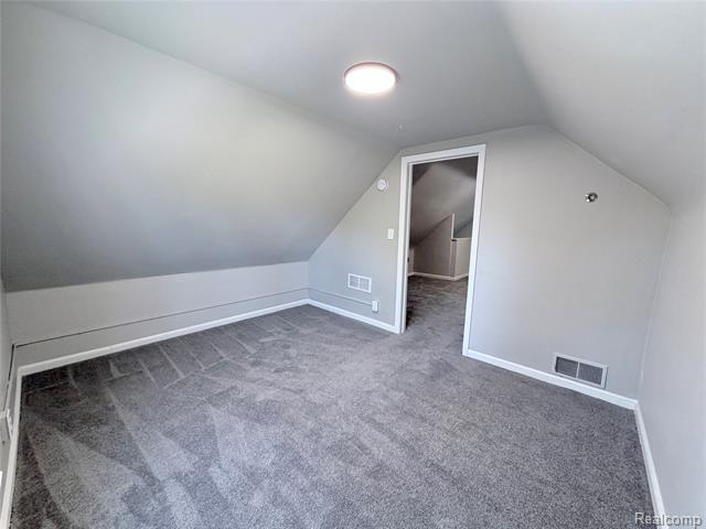 Builiding view twenty four for 2712 Vanness, Port Huron, MI. 48060