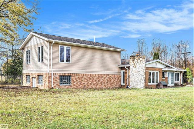 Builiding view six for 11377 Hill, Memphis, MI. 48041