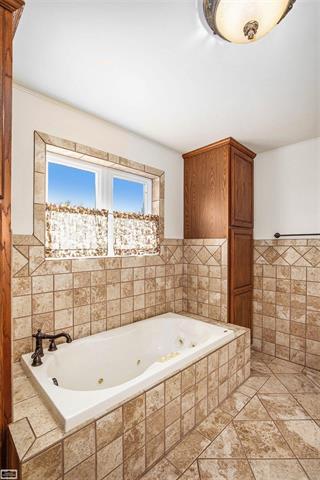 Builiding view sixteen for 11377 Hill, Memphis, MI. 48041